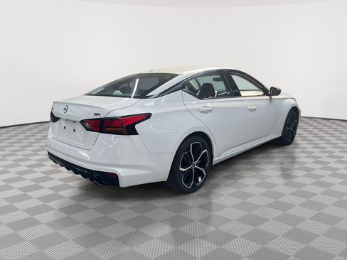 Certified 2024 Nissan Altima 2.5 SR FWD image 3