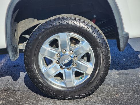 Used 2020 Chevrolet Silverado 3500 LTZ w/ LTZ Premium Package image 11