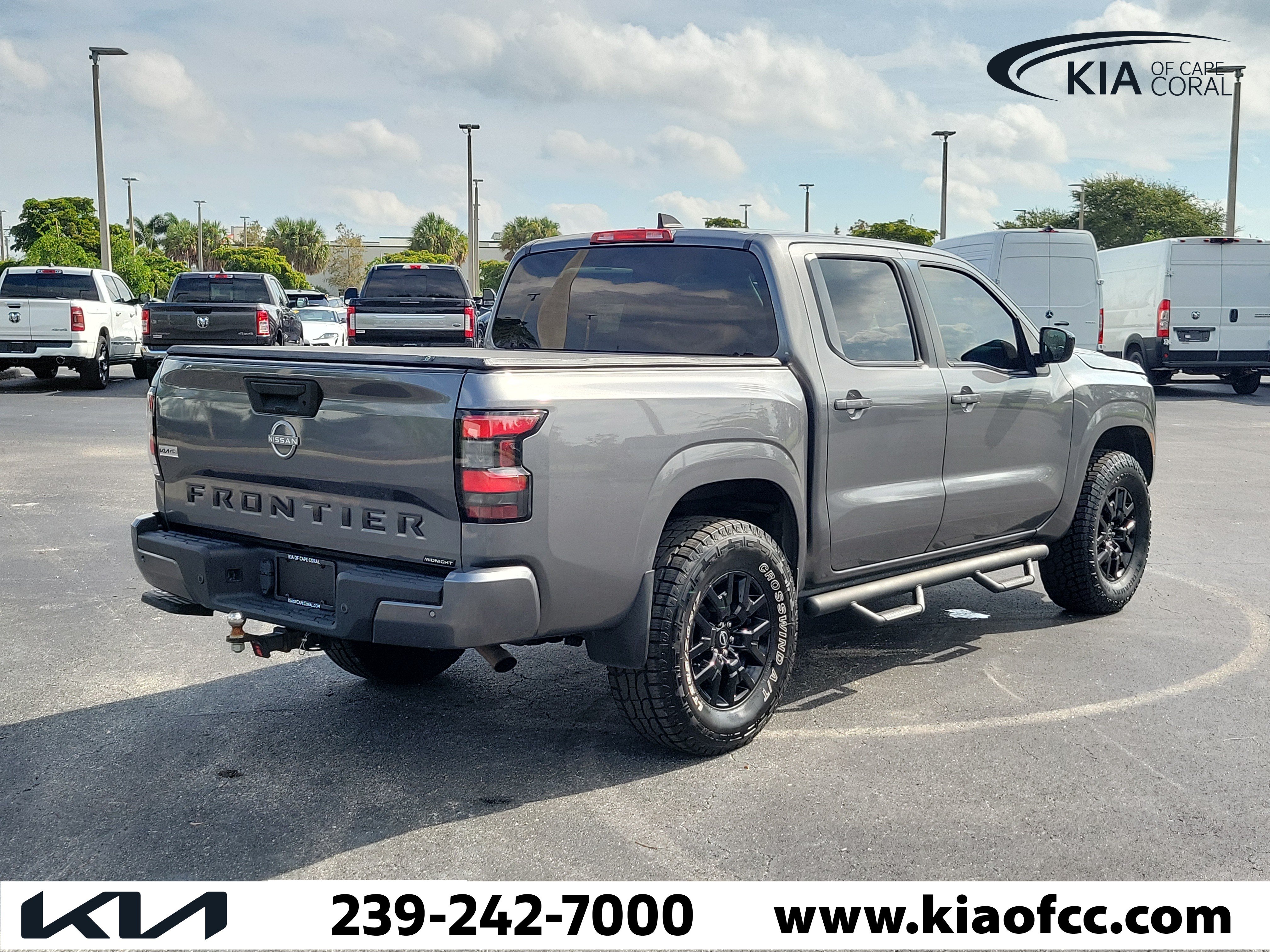 Used 2023 Nissan Frontier SV w/ Midnight Edition Package AWD/4WD image 6