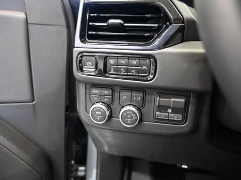 New 2026 GMC Yukon XL AT4 image 28