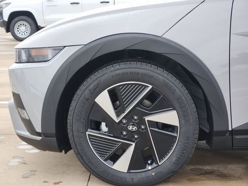 New 2026 Hyundai Ioniq 5 SE image 6