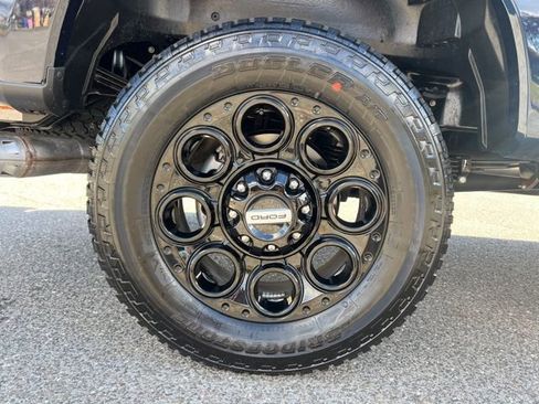 Used 2025 Ford F350 Lariat w/ Black Appearance Package image 14