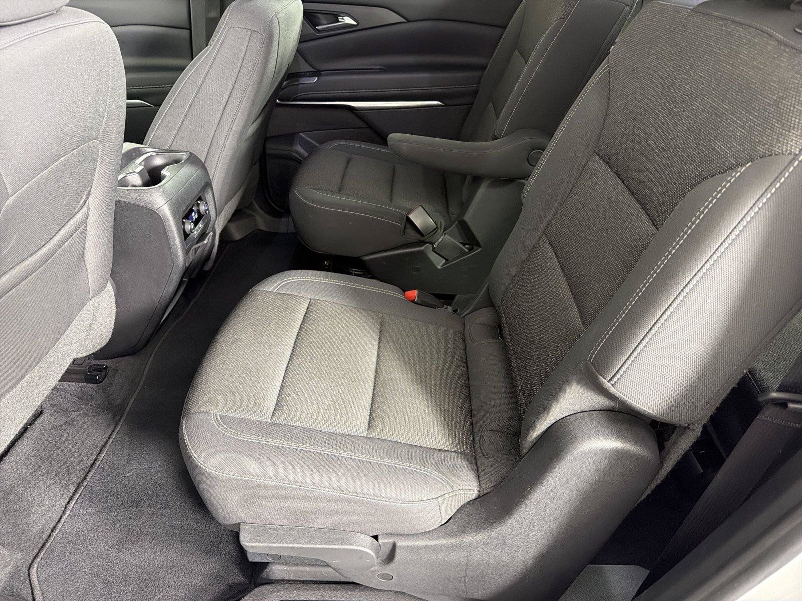 Used 2024 Chevrolet Traverse LT FWD image 20