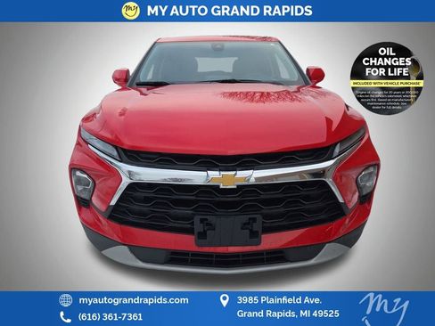 Used 2023 Chevrolet Blazer LT image 2