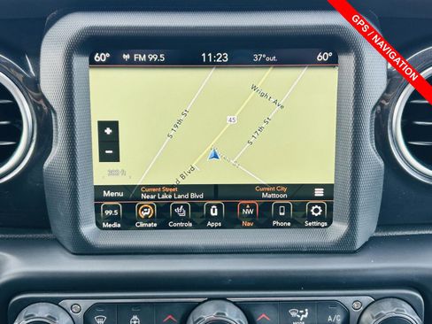 Used 2022 Jeep Wrangler Unlimited Sahara image 5