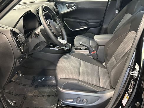 Used 2025 Kia Soul EX FWD image 6