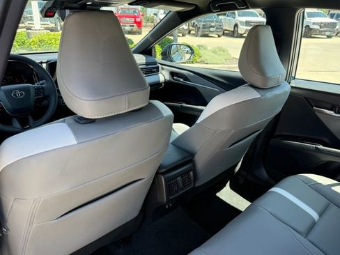 Used 2025 Toyota Camry SE w/ Convenience Package FWD image 27