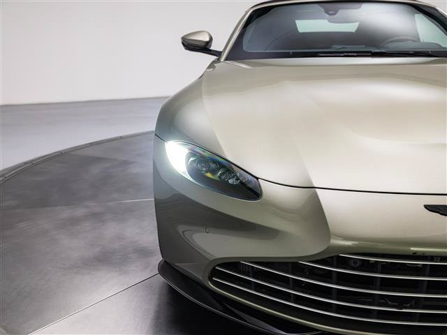 Used 2023 Aston Martin V8 Vantage Roadster RWD image 23