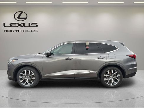 Used 2023 Acura MDX SH-AWD w/ Technology Package image 9