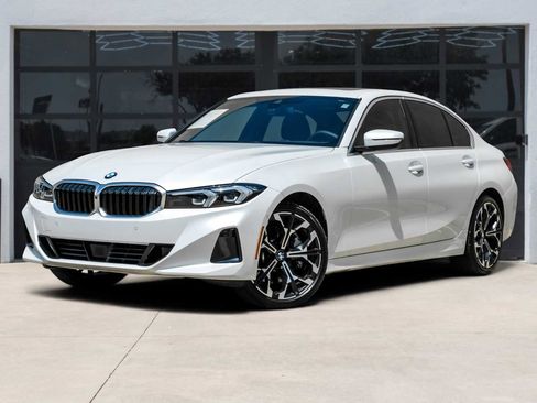 Used 2025 BMW 330i xDrive Sedan w/ Premium Package AWD/4WD image 1