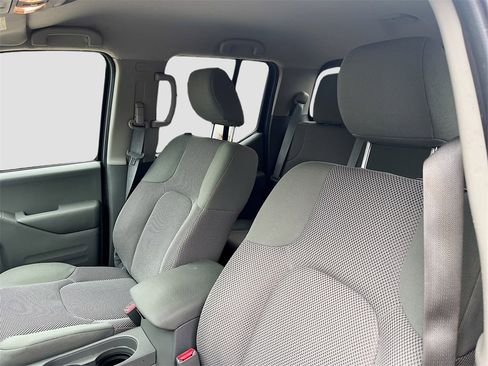 Used 2019 Nissan Frontier SV image 19