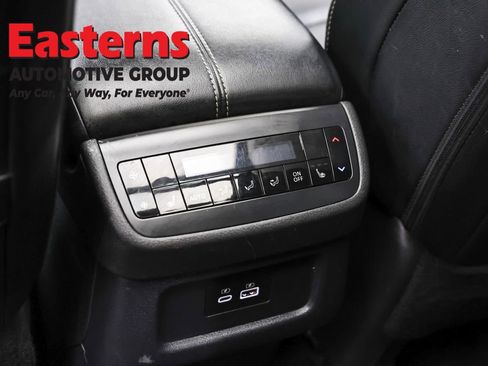 Used 2023 Nissan Pathfinder SL w/ SL Premium Package AWD/4WD image 22