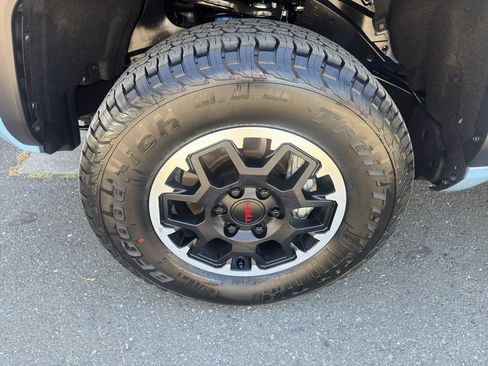 Used 2026 Toyota Tacoma TRD Off-Road AWD/4WD image 19