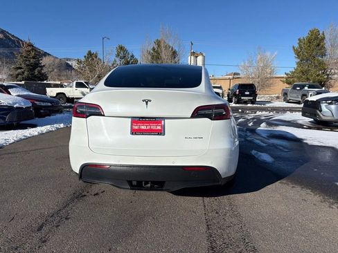Used 2022 Tesla Model Y Long Range image 5
