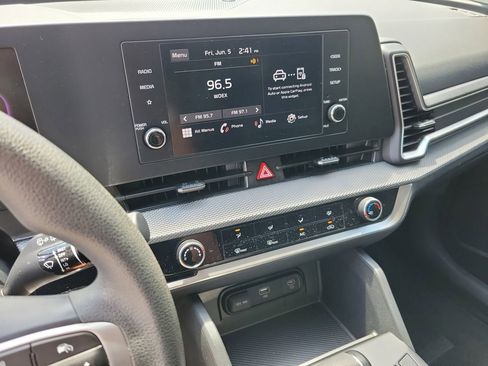 Used 2025 Kia Sportage LX FWD image 22