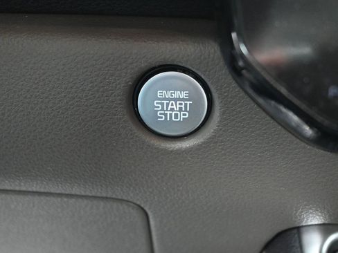 Certified 2025 Kia Carnival LXS image 25