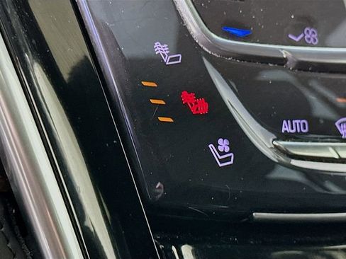 Used 2019 Cadillac Escalade Platinum image 21