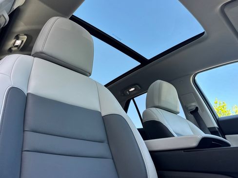 Used 2025 Honda Prologue Touring image 16