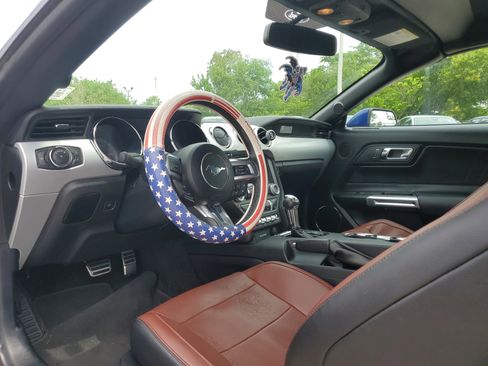 Used 2016 Ford Mustang Premium image 22