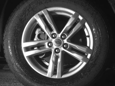 Used 2020 Ford Explorer XLT w/ Equipment Group 202A image 9