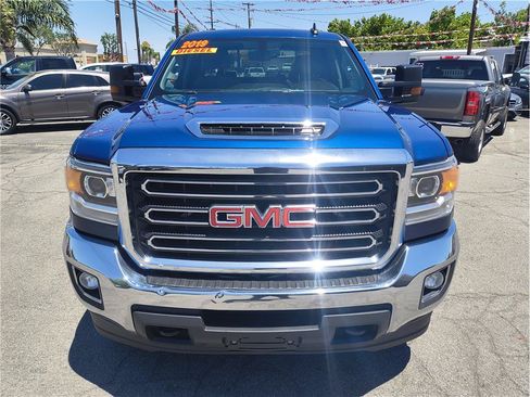 Used 2019 GMC Sierra 2500 SLE w/ SLE Preferred Package AWD/4WD image 19