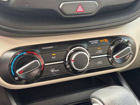Used 2024 Kia Soul LX w/ Option Group 015 FWD image 26