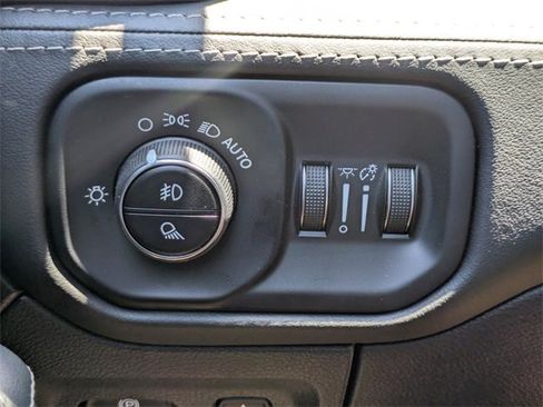 New 2025 RAM 1500 Limited image 25