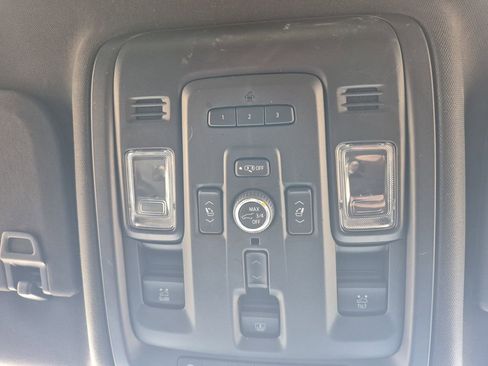 Used 2022 GMC Yukon Denali image 25