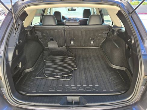 Used 2017 Subaru Outback 3.6R Limited AWD/4WD image 18