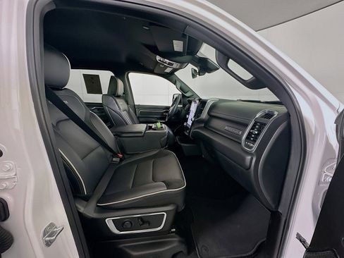 Used 2025 RAM 1500 Laramie image 32