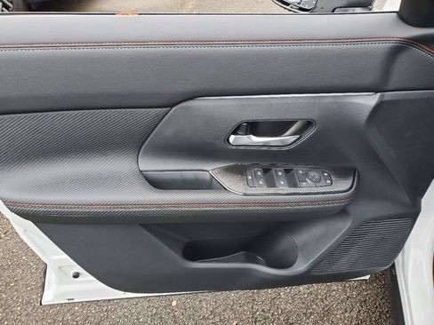 New 2026 Nissan Kicks SR FWD image 15