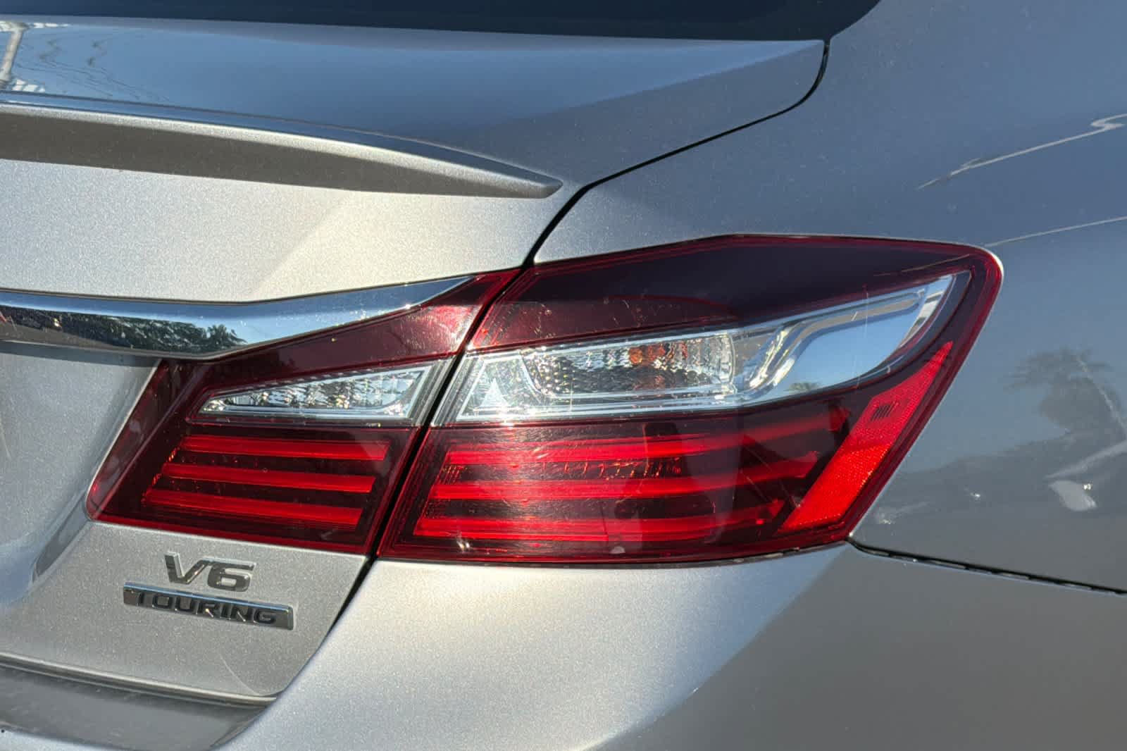 Used 2017 Honda Accord Touring image 21