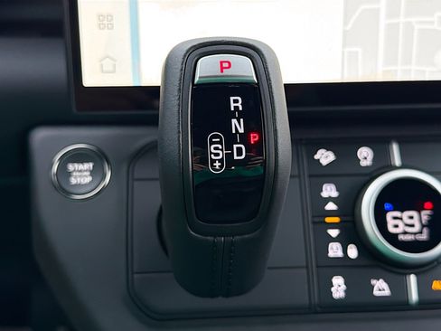 New 2026 Land Rover Defender 110 Trophy Edition AWD/4WD image 28