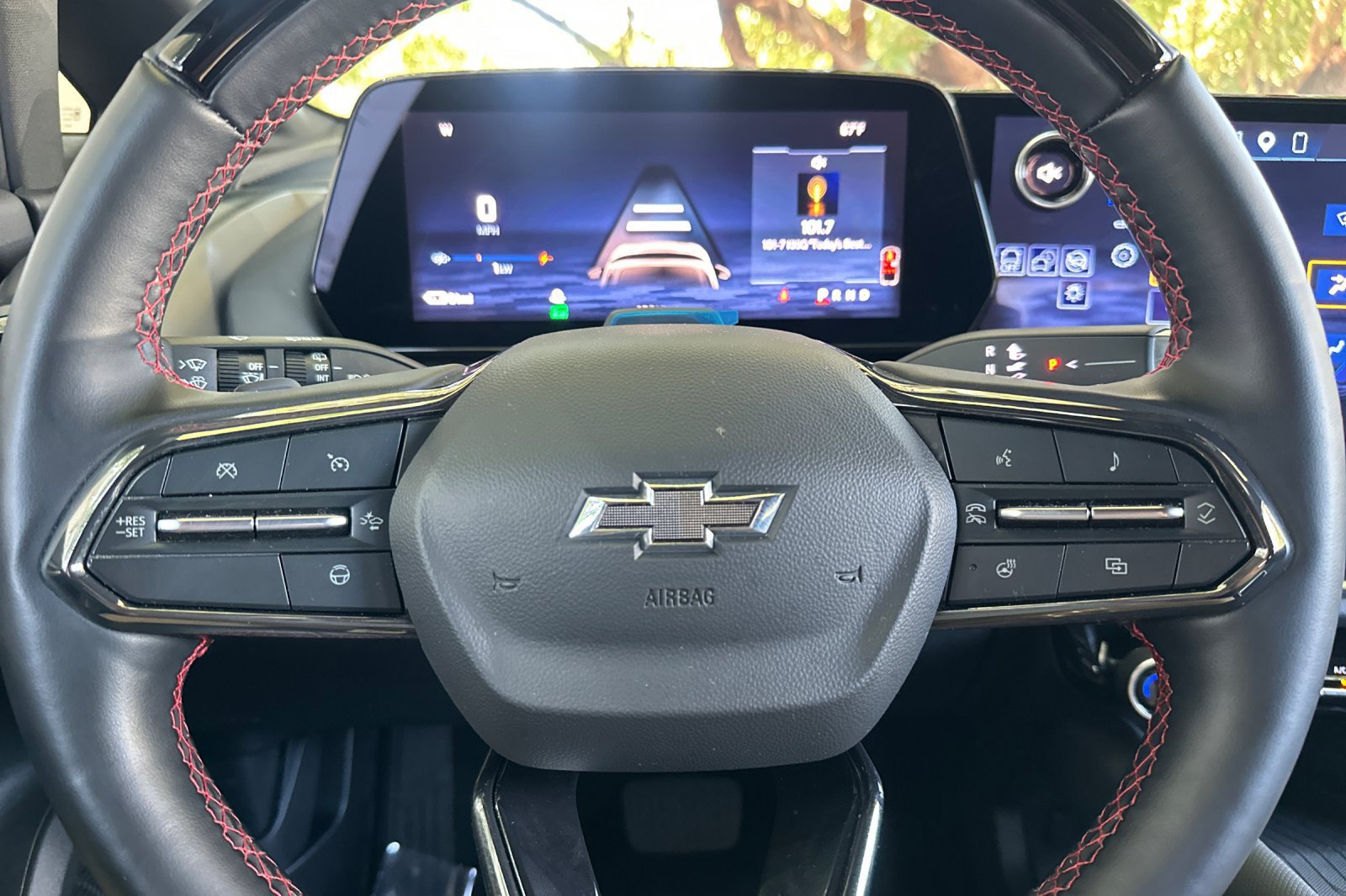 Used 2024 Chevrolet Equinox EV RS FWD image 34