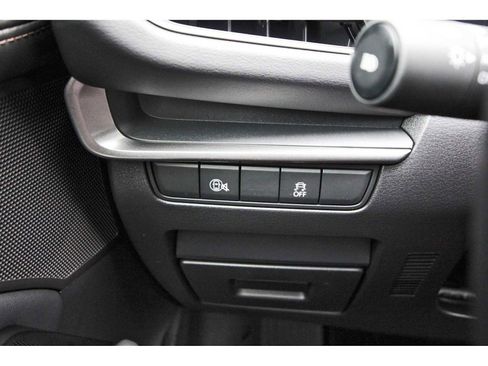 Certified 2025 MAZDA MAZDA3 s Sport w/ Appearance Package image 17