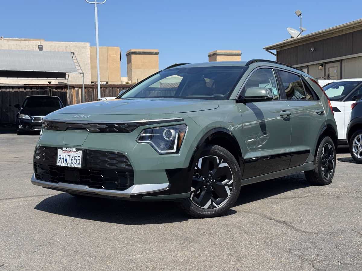 Used 2023 Kia Niro Wind FWD image 2