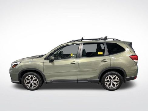 Used 2021 Subaru Forester Premium AWD/4WD image 3