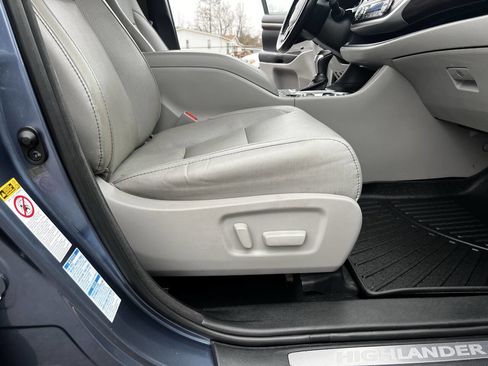 Used 2016 Toyota Highlander Limited Platinum image 21