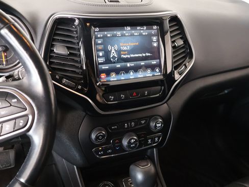 Used 2021 Jeep Cherokee Limited w/ Elite Package AWD/4WD image 5