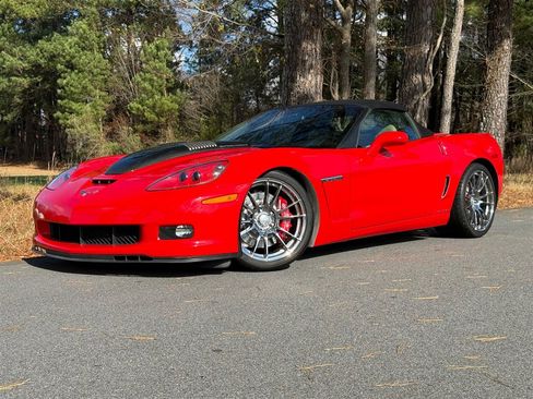 Used 2012 Chevrolet Corvette Grand Sport w/ 3LT Preferred Equipment Group image 2