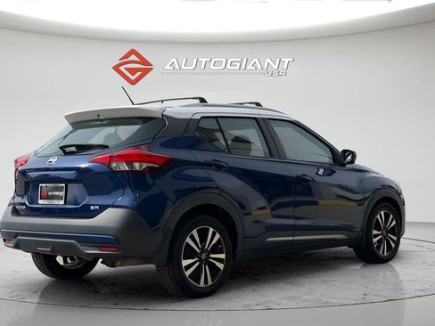 Used 2019 Nissan Kicks SR w/ SR Premium Package image 12