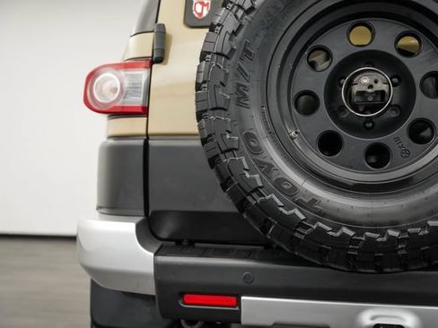 Used 2013 Toyota FJ Cruiser 4WD w/ Upgrade Pkg image 36