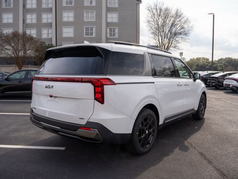 New 2026 Kia Carnival SX w/ SX Dark Edition Package FWD image 8