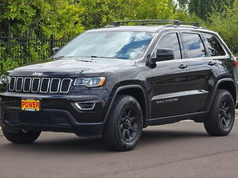 Used 2018 Jeep Grand Cherokee Laredo AWD/4WD image 8