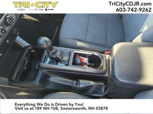 Used 2016 Toyota Tacoma TRD Off-Road image 31