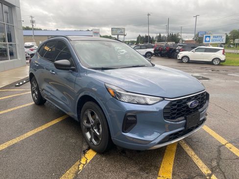 Used 2024 Ford Escape ST-Line w/ Tech Pack #1 AWD/4WD image 8
