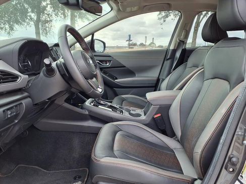 Certified 2025 Subaru Crosstrek 2.5i Limited w/ Crosstrek Mirror Package image 9