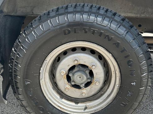 Used 2021 Mercedes-Benz Sprinter 3500 w/ Driver Convenience Package image 16