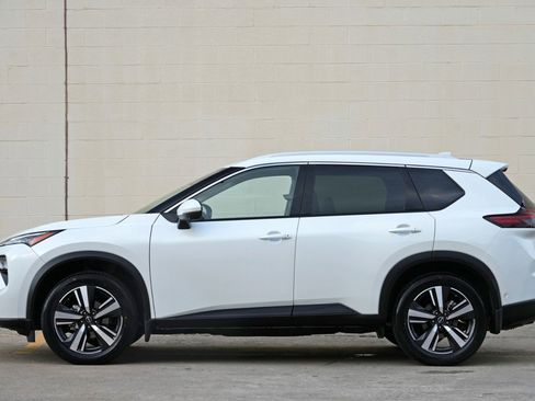 Used 2025 Nissan Rogue SL FWD image 8