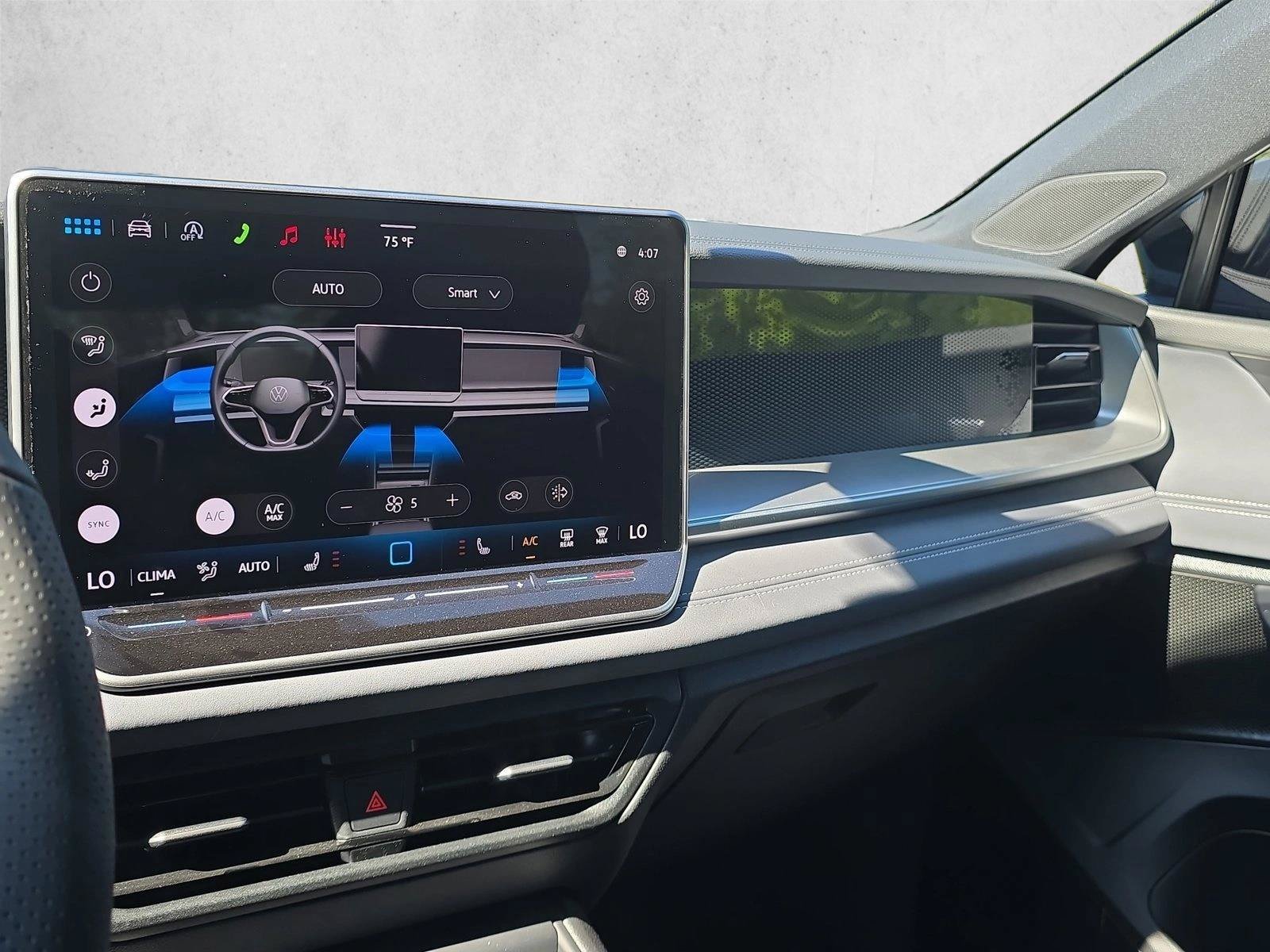 New 2026 Volkswagen Tiguan SE R-Line FWD image 14